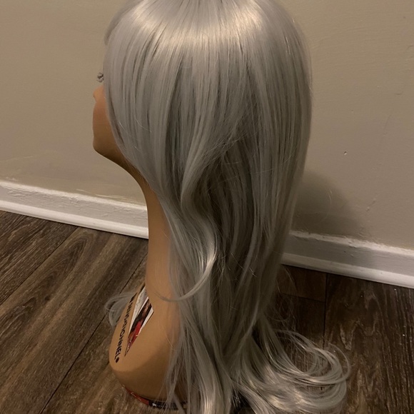 Gray curled wavy 27inch wig - Picture 8 of 8
